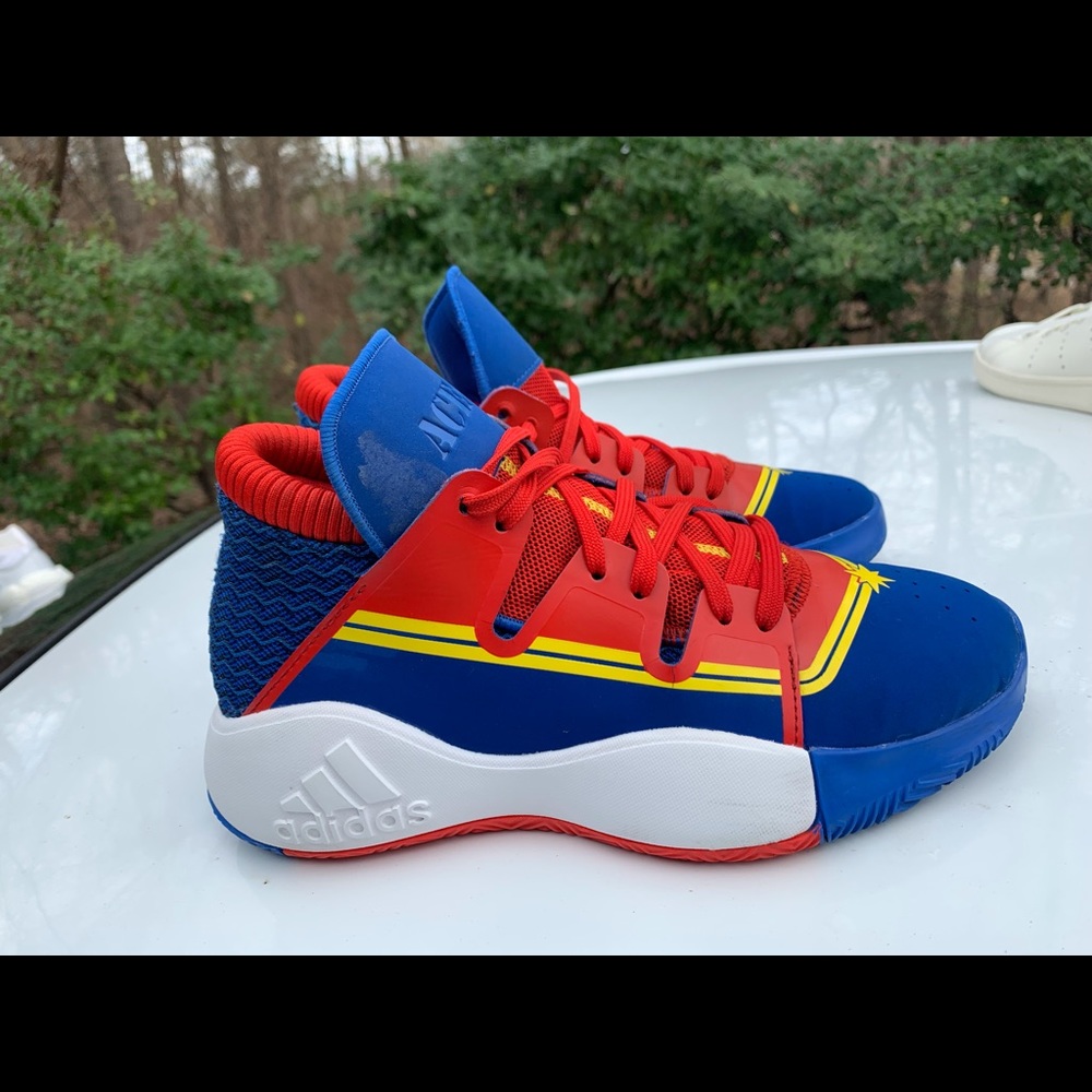Boys Marvel Adidas size 4